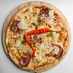 Pizza Pikantní pečená 550g 33cm